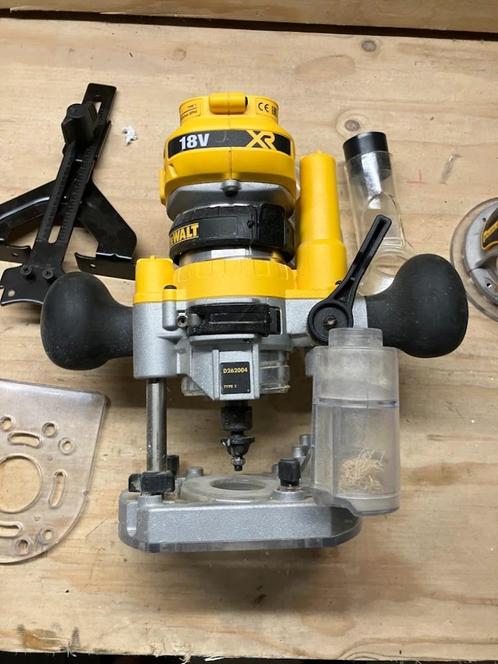 Bovenfrees - Dewalt (d262004), Doe-het-zelf en Bouw, Gereedschap | Freesmachines, Zo goed als nieuw, Accu, Bovenfrees, Ophalen of Verzenden