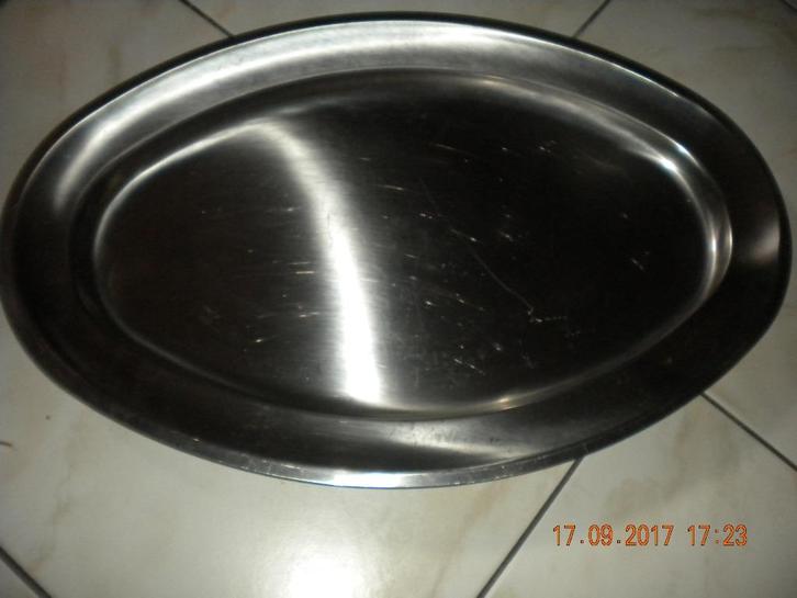 Inox schotel (1st.), Huis en Inrichting, Woonaccessoires | Dienbladen, Ophalen