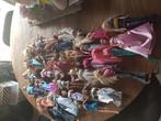 27 poupées au total  + accessoires etc ! barbies et autres