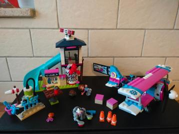 Lego Friends verschillende sets : vliegveld-raceauto-... beschikbaar voor biedingen