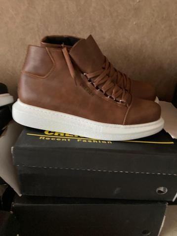 Schoenen chekich 20 eur stuk beschikbaar voor biedingen