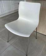 Chaise  blanche en plastique et métal  IKEA 15€/pièce, Comme neuf, Moderne contemporain, Quatre, Métal