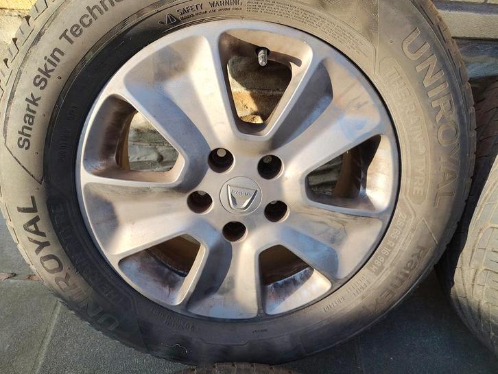 Pneus et jantes Dacia Duster 215/65 R 16 98 H, Autos : Pièces & Accessoires, Pneus & Jantes, Pneu(s), Enlèvement