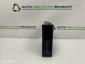 AUX USB aansluiting Volkswagen Scirocco 1Q0035348B beschikbaar voor biedingen