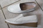 Chaussures cuir Hirica 37, Schoenen met lage hakken, Wit, Ophalen of Verzenden, Zo goed als nieuw