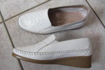 Chaussures cuir Hirica 37 beschikbaar voor biedingen