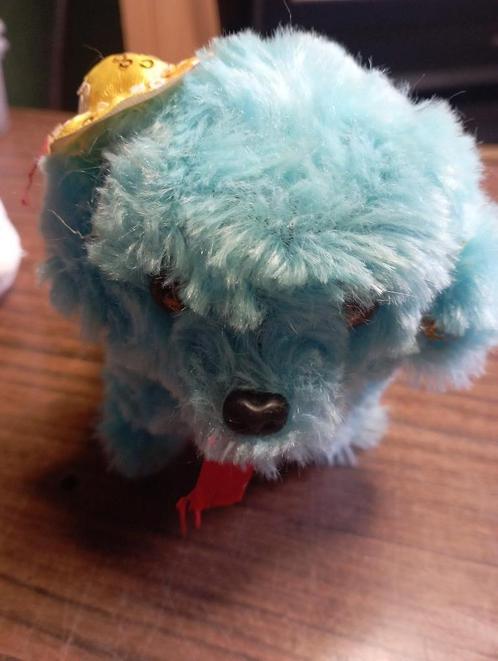 Kleine hond die naar voren, naar achteren beweegt en blaft,, Kinderen en Baby's, Speelgoed | Knuffels en Pluche, Gebruikt, Hond