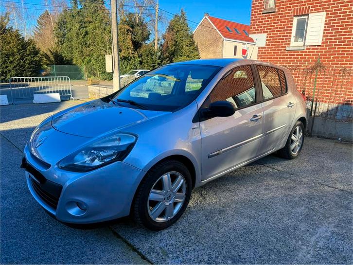 Renault clio 3 night and day phase 2, Autos, Renault, Particulier, Clio, Bluetooth, Rétroviseurs électriques, Jantes en alliage léger