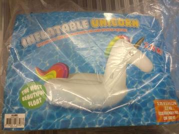Belachelijk groot luchtbed eenhoorn beschikbaar voor biedingen