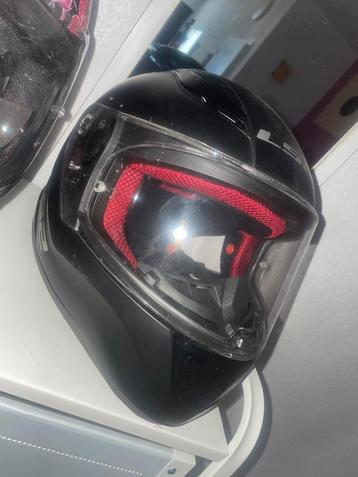 Motorhelm beschikbaar voor biedingen