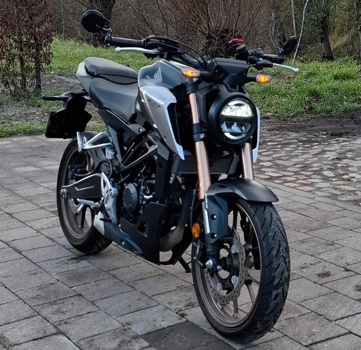 Honda cb125r NIEUWSTAAT, Motoren, Motoren | Honda, Particulier, Naked bike, 11 kW of minder, 1 cilinder, ABS, LED Verlichting
