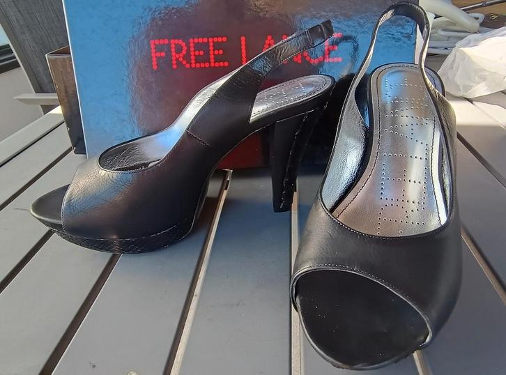 Free Lance T38 sandalen van zwart leer en krokodillen met sc, Kleding | Dames, Schoenen, Zwart, Verzenden