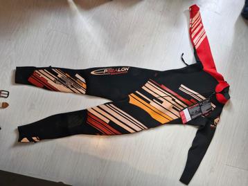 Wetsuit beschikbaar voor biedingen