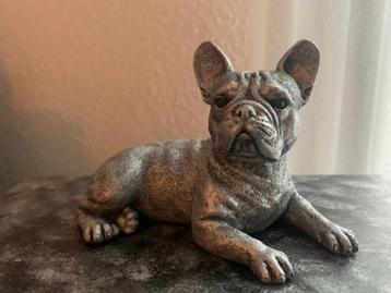 Frans Bulldog beeldje op urnenkistje in 2 maten handgemaakt
