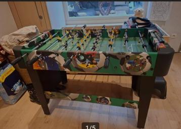 Mooi voetbalspel beschikbaar voor biedingen