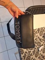 Sac Tommy hilfilger, Handtassen en Accessoires, Tassen | Schoudertassen, Ophalen of Verzenden, Nieuw, Zwart