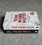 M.J. Arlidge - Iene Miene Mutte & Wie Niet Weg Is, Ophalen of Verzenden, Zo goed als nieuw, M.J. Arlidge
