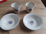 Servies provincial bouquet : 2 tassen / 2 kommen, Huis en Inrichting, Keuken | Servies, Kom(men), Ophalen of Verzenden