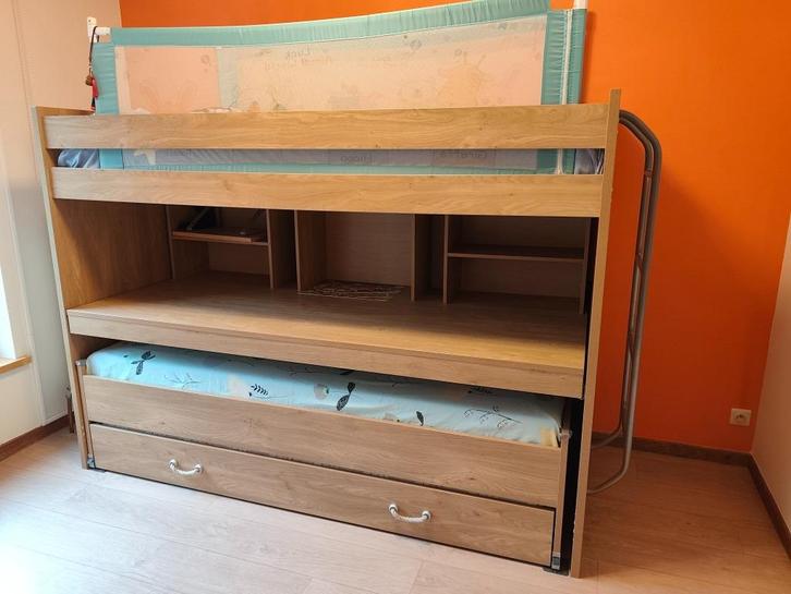 Stapelbed met uitschuifbaar bureau en extra opbergruimte, Huis en Inrichting, Slaapkamer | Bedden, Zo goed als nieuw, Tweepersoons