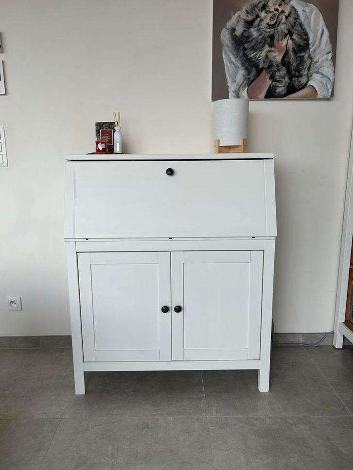 IKEA Hemnes secretaire (met slimme aanpassing voor katten), Maison & Meubles, Armoires | Secrétaires, Comme neuf, Enlèvement