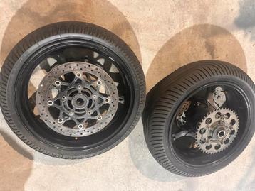 Gsxr 600/750 set regenwielen beschikbaar voor biedingen