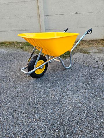 Kruiwagen galvanisert met pvc bak 90 liter voor 50 euro beschikbaar voor biedingen