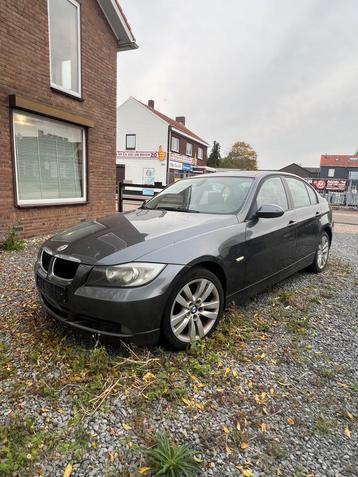 Bmw 320e met kapotte startmoteur beschikbaar voor biedingen