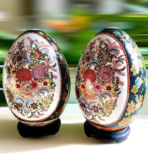 Twee Tsatsuma eieren, Antiek en Kunst, Antiek | Vazen, Ophalen of Verzenden