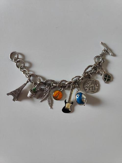 Bracelet à breloques vintage - bel état - non décoloré, Bijoux, Sacs & Beauté, Bracelets, Comme neuf, Autres matériaux, Avec bracelets à breloques ou perles