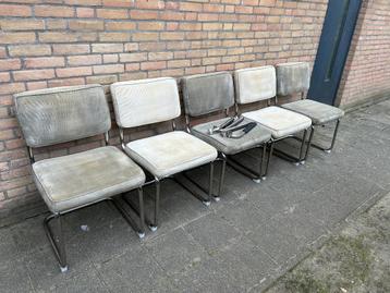 5 Vintage Ribstof Stoelen beschikbaar voor biedingen