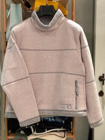 Mooie wintertrui van Banana Moon (S). beschikbaar voor biedingen