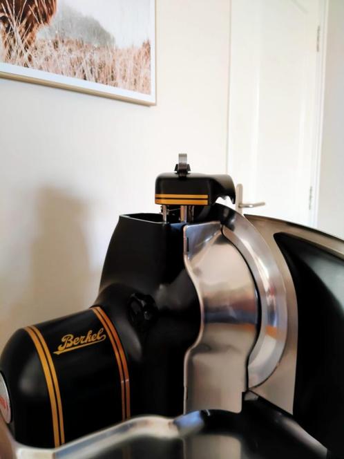berkel 834 snijmachine evt met bijpassende weegschaal, Huis en Inrichting, Keuken | Keukenbenodigdheden, Zo goed als nieuw, Ophalen