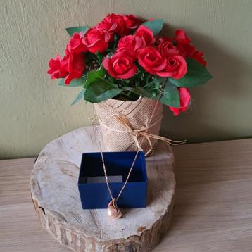 Zeer mooie pearl ketting van Oriflame 2 stuks  beschikbaar voor biedingen