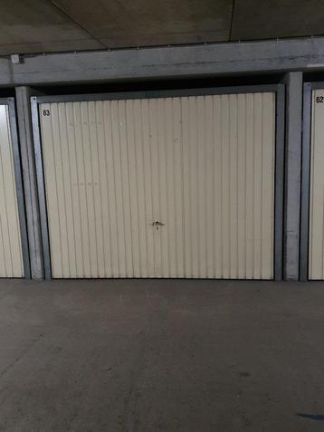 Location annuelle:Oostduinkerke:Garage box fermé sous digue 