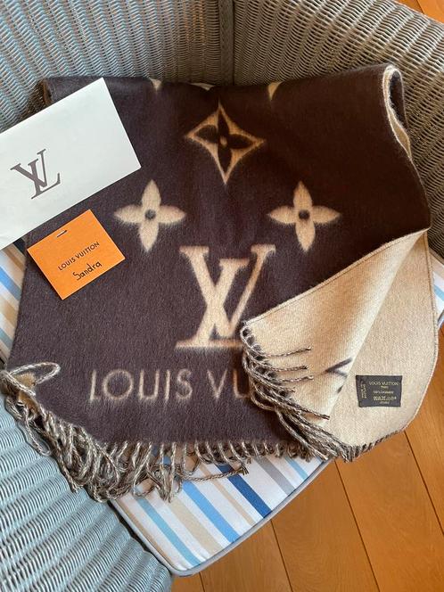 Louis Vuitton Louis Vuitton, sjaal, muts en handschoenen