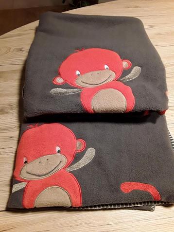 Fleecedekentjes voor park-of kinderbedje 1,00/1,52 m  10€  beschikbaar voor biedingen