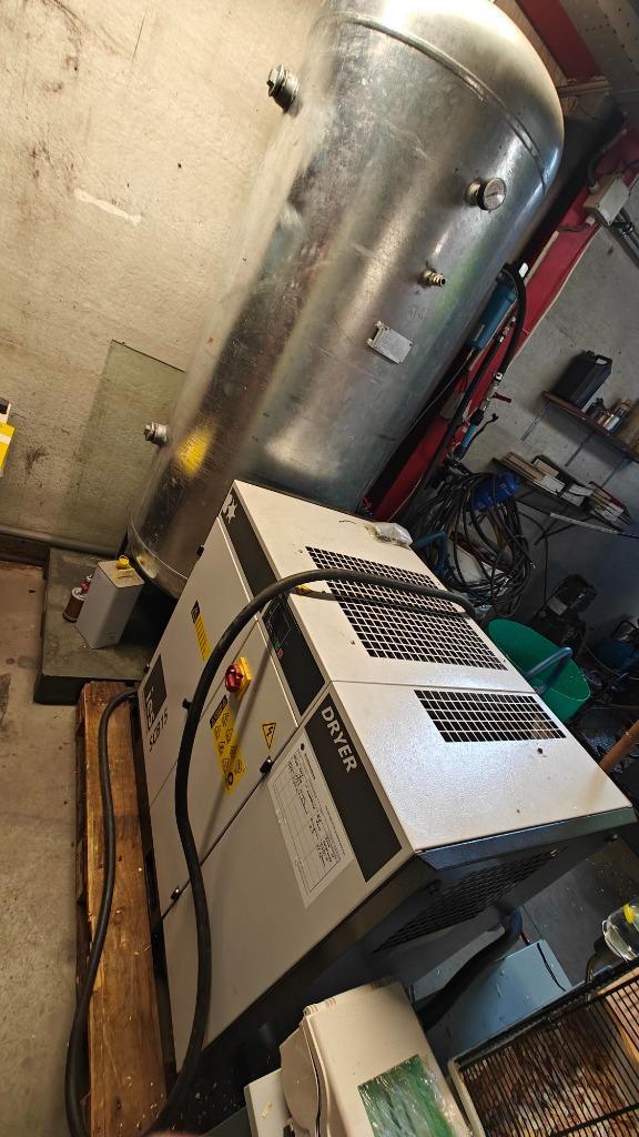 SCB 15 10 D – 15 kW – Industrieel persluchtsysteem  900L vat, Zakelijke goederen, Machines en Bouw | Pompen en Compressoren, Ophalen