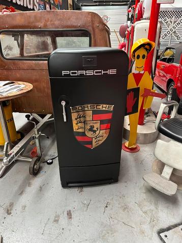 Ancien frigo frigidaire Porsche 