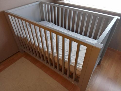 Quax Mila grijs kinderbedje ALS NIEUW, Kinderen en Baby's, Babyparken, Zo goed als nieuw, Ophalen