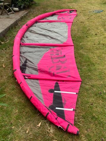 Opruiming kites en bar beschikbaar voor biedingen