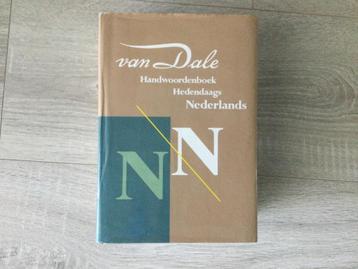 Woordenboek Van Dale Nederlands beschikbaar voor biedingen