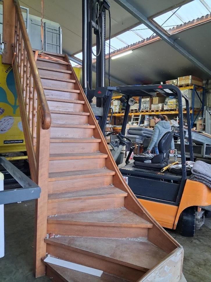 Eiken trap, Doe-het-zelf en Bouw, Overige Doe-Het-Zelf en Bouw, Zo goed als nieuw, Ophalen