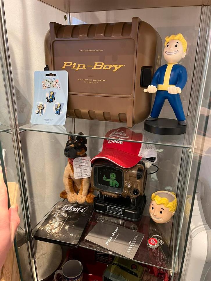 Fallout collection pipboy etc, Consoles de jeu & Jeux vidéo, Consoles de jeu | Autre, Comme neuf, Enlèvement ou Envoi