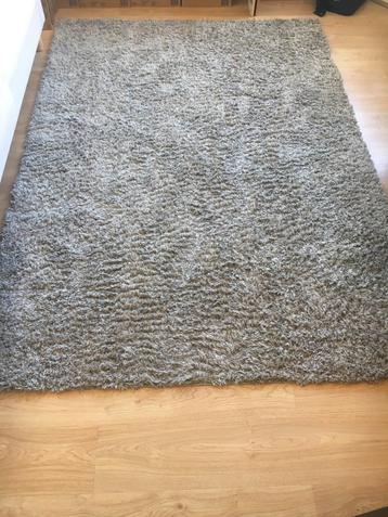 Grand tapis en parfait état beschikbaar voor biedingen