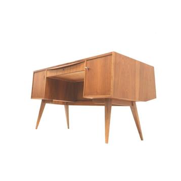 Groot vintage vrijstaand bureau jaren '60 '70 design retro beschikbaar voor biedingen