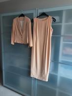 Perzikkleurige jurk en jasje, gedragen tijdens een bruiloft, Kleding | Dames, Ophalen