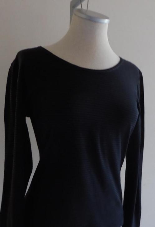 Belle chemise noire à manches longues pour femmes/ Medium, Vêtements | Femmes, Pulls & Gilets, Comme neuf, Enlèvement ou Envoi