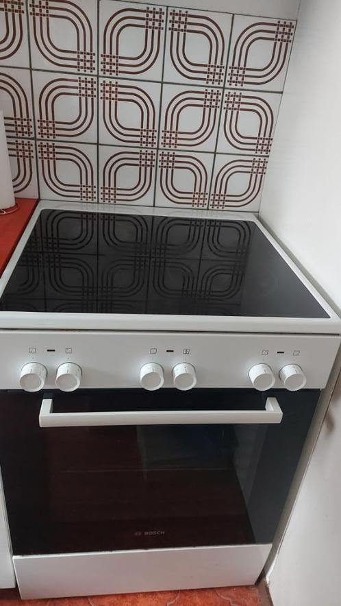 Fornuis, Elektronische apparatuur, Fornuizen, Zo goed als nieuw, Vrijstaand, Elektrisch, 4 kookzones, 85 tot 90 cm, 60 cm of meer
