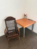 Bijzettafel of kindertafel (ex stoel) GRATIS, Kinderen en Baby's, Kinderkamer | Tafels en Stoelen, Ophalen, Gebruikt