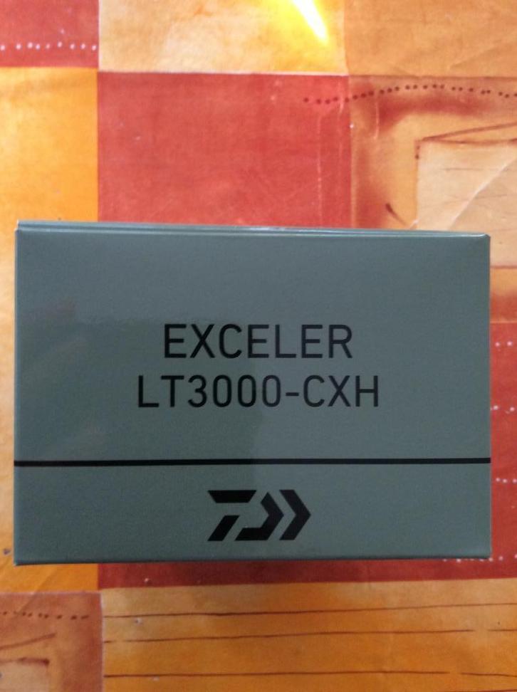 DAIWA EXCELER LT3000-CXH HASPEL, Watersport en Boten, Hengelsport | Algemeen, Nieuw, Molen, Ophalen of Verzenden